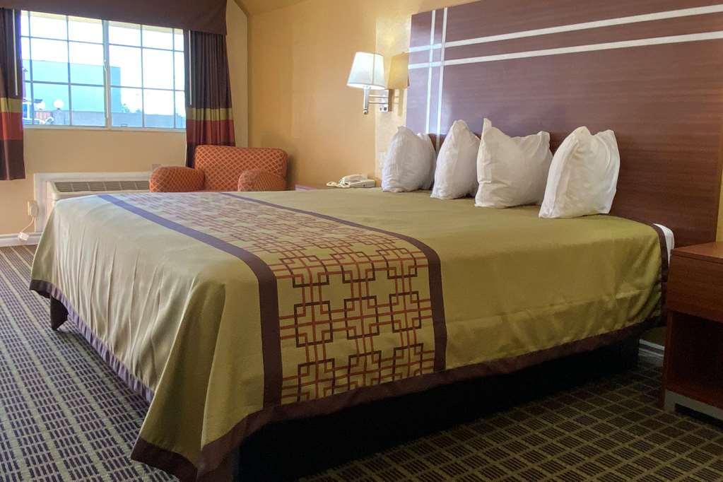 Americas Best Value Inn - Azusa/Pasadena Room photo